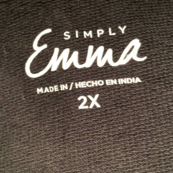 🌸 Lovely Simply Emma Top with New Necklace 🌸 - Picture 5 of 8